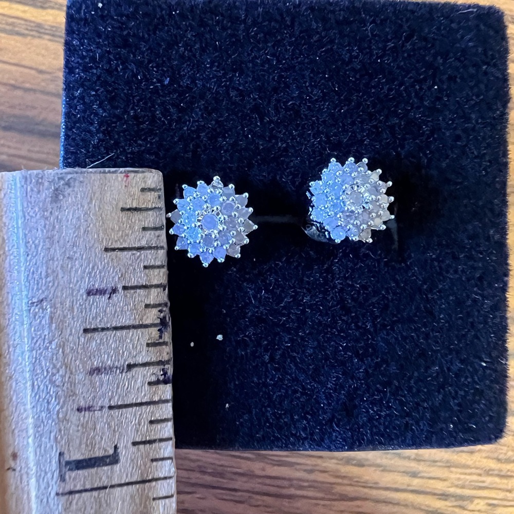 Diamond earrings - Picture 2 of 3